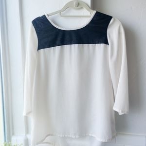 Express lightweight 3/4 length top